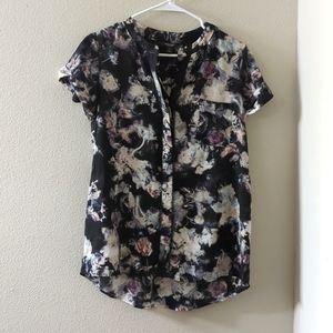 Women's Black floral top